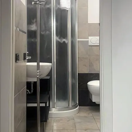 Casa Manuela Non Turisti Ma Ospiti Apartament