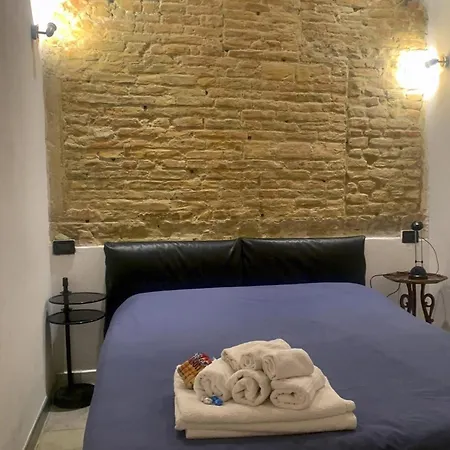 Casa Manuela Non Turisti Ma Ospiti
